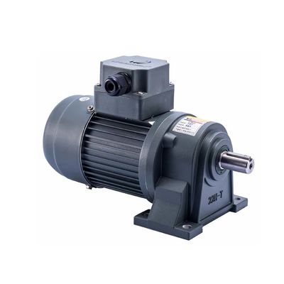 อัตราส่วนลด 1:30 44Nm Helical Gear Reducer Solid Shaft Output
