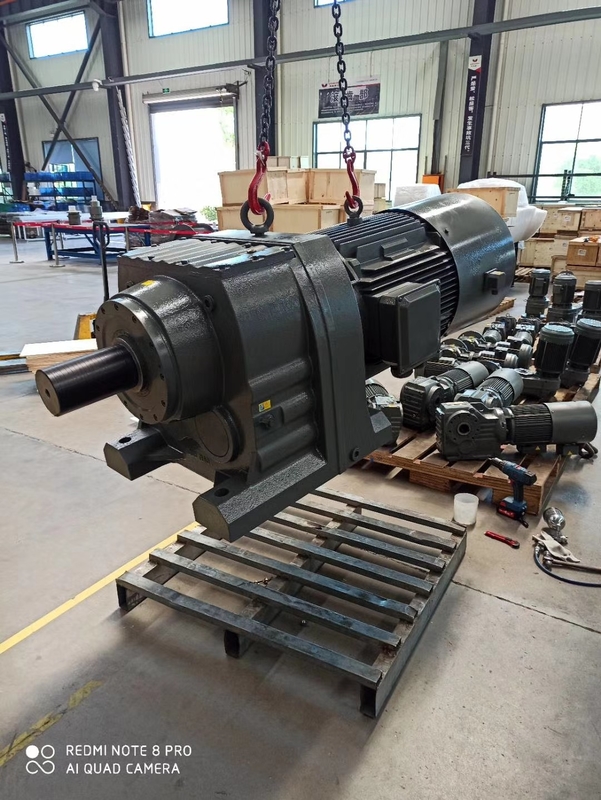 มอเตอร์เกียร์ R Helical ที่ขายดีสำหรับเครื่องจักรสิ่งทอสายพานลำเลียงและหลายอุตสาหกรรม